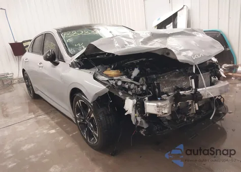 2022 Kia K5 Gt-Line z USA, uszkodzony, nr VIN 5XXG64J29NG122706